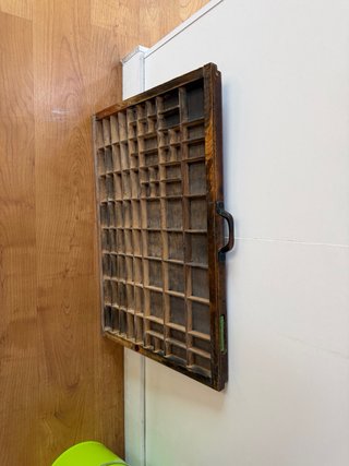 Cajón antiguo de Chivalete para colecciones