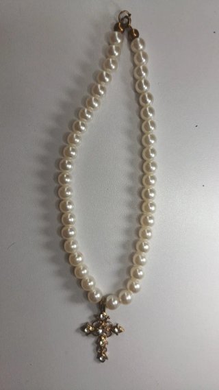 Collar perlas y pulsera cruz strass