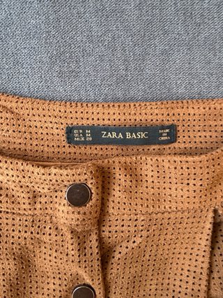 Minifalda marrón Zara con tablas talla M
