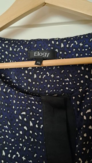 Vestido azul y negro estampado