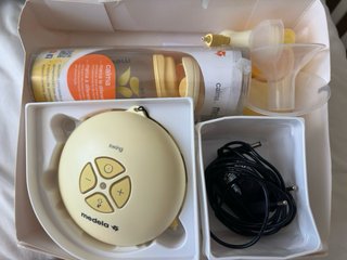Extractor/ Sacaleches marca Medela