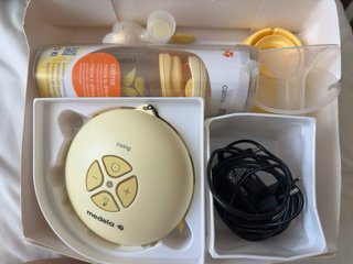 Extractor/ Sacaleches marca Medela