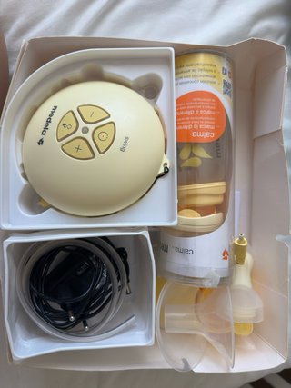 Extractor/ Sacaleches marca Medela