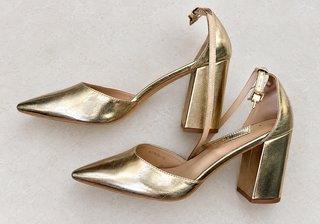 Zapatos de tacón dorados talla 40