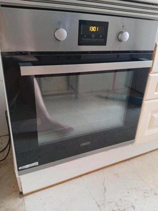 Horno Zanussi poco uso