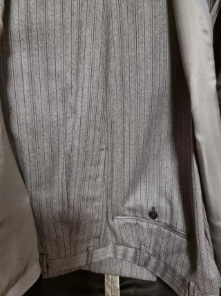 Traje de novio media etiqueta gris