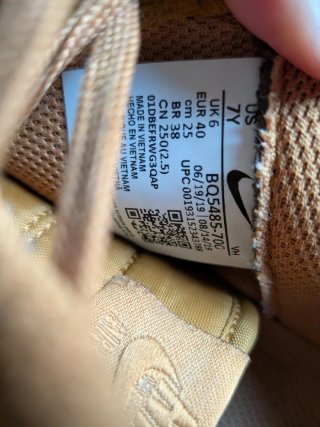Nike Air Force 1 lv8 3 Mostaza