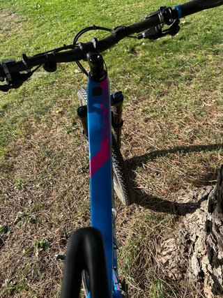 Bicicleta de carbono Felt azul 27,5 como nuevo