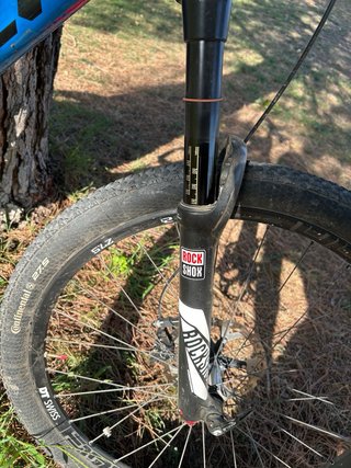 Bicicleta de carbono Felt azul 27,5 como nuevo