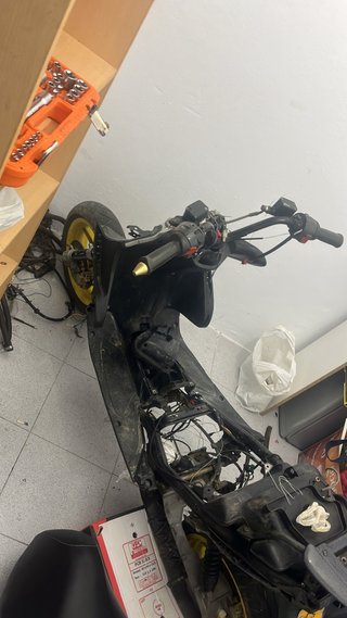 Chasis Yamaha Aerox con documentación