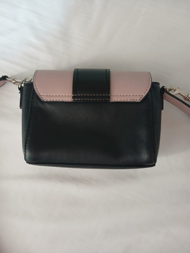 Bolso GUESS + regalo