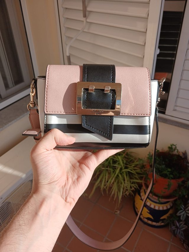 Bolso GUESS + regalo