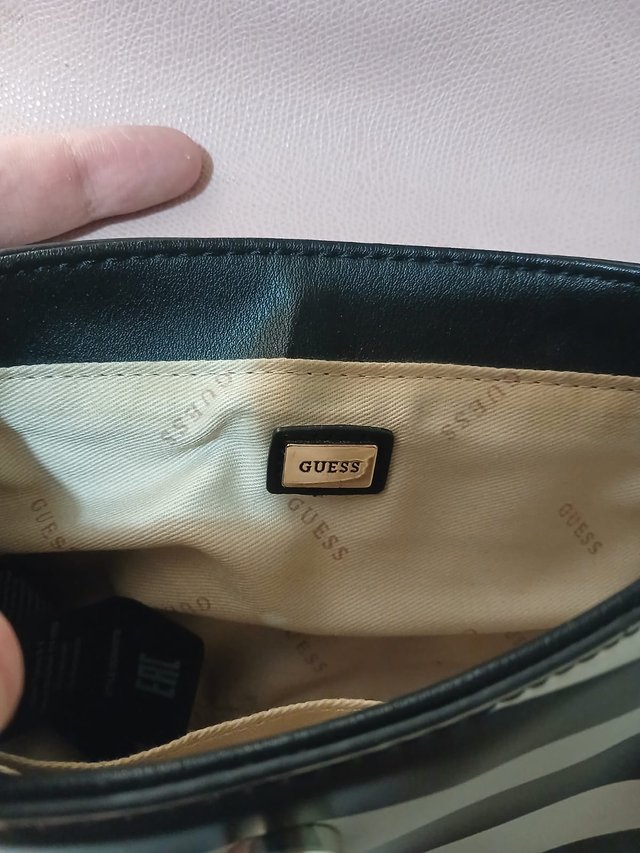 Bolso GUESS + regalo