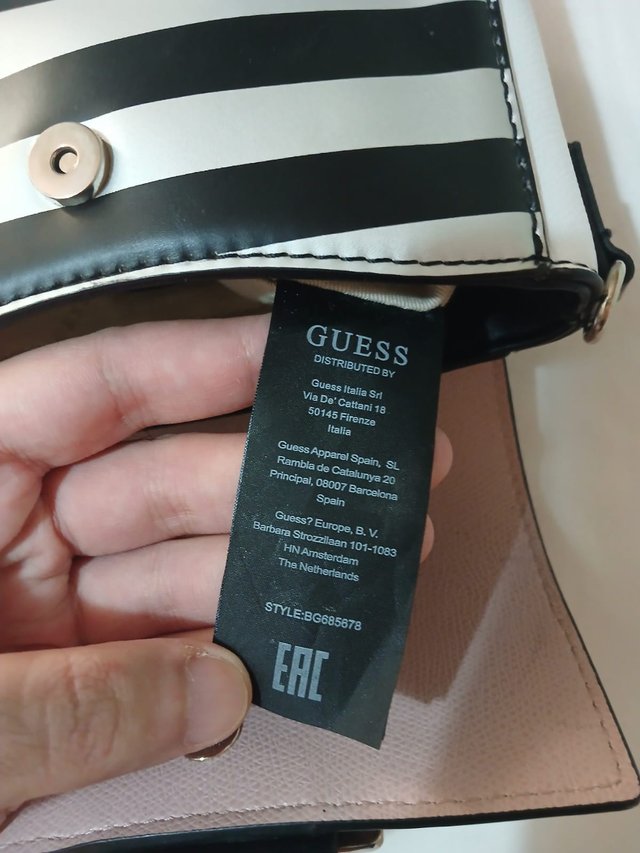 Bolso GUESS + regalo
