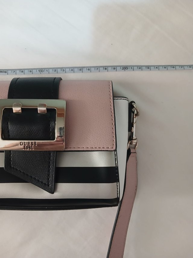 Bolso GUESS + regalo