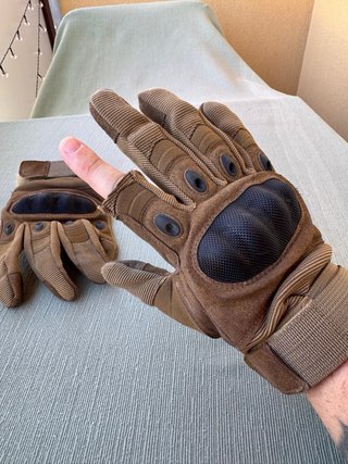 Guantes tácticos color coyote