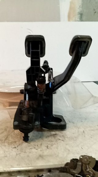 Pedal del freno mercedes-benz a1692906201 129716