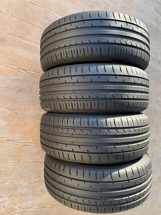 Juego de 4 neumáticos 215/50 R 18 92Y