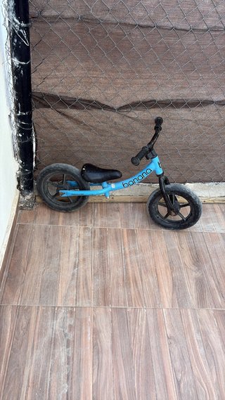 Bicicleta de equilibrio azul Banana