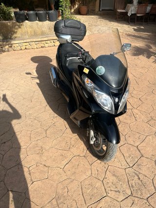 Suzuki Burgman 400 Negra