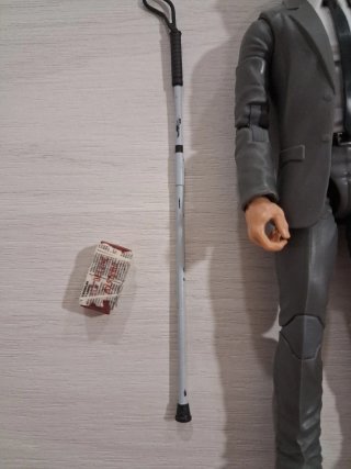 Figura Matt Murdock con bastón y periódico