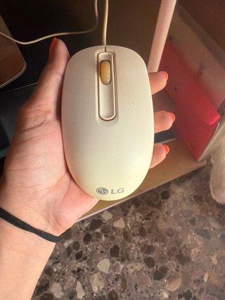 Ordenador LG Blanco con teclado y raton
