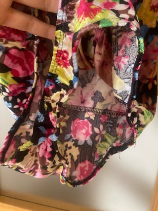 Body flores terciopelo Zara Talla S