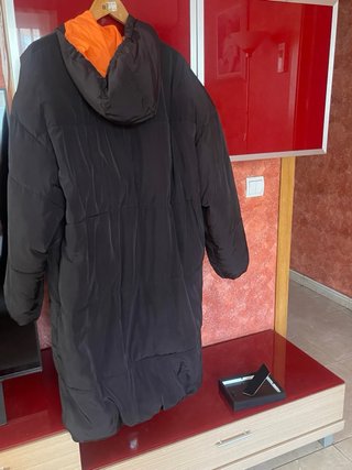 Plumas largo mujer negro/naranja oversize