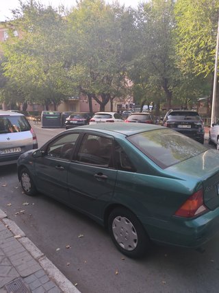 Ford focus Sedan 1.6 16V Gasolina 100CV Etiqueta B