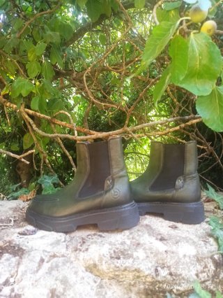 Botas verdes de cuero