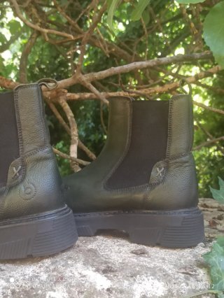 Botas verdes de cuero
