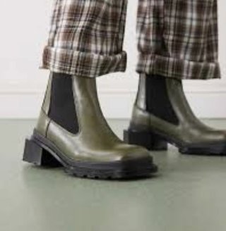 Botas verdes de cuero