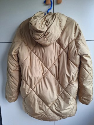 Chaquetón largo en color mostaza