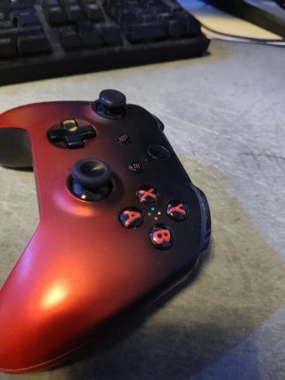 Mando Xbox Volcano Shadow
