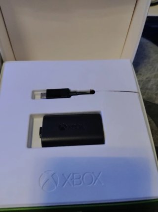 Mando Xbox Volcano Shadow