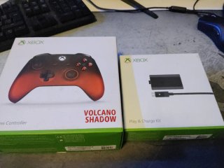 Mando Xbox Volcano Shadow