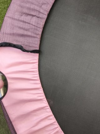 Cama elástica infantil rosa. 140cm