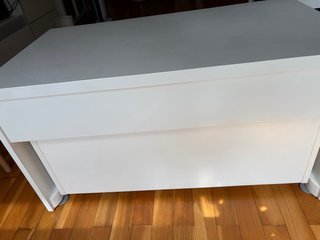 Banco de almacenaje blanco