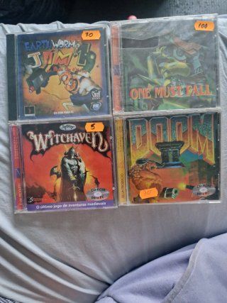 Lote 4 Juegos PC CD-ROM: Earthworm Jim, Doom, Witc