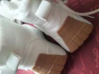 Botines blancos con pelo interior