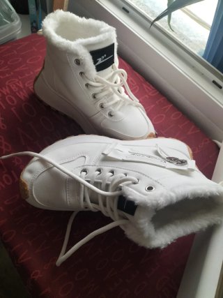 Botines blancos con pelo interior