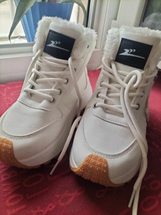 Botines blancos con pelo interior