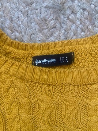 Jersey Stradivarius mostaza trenzado
