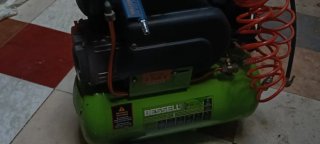 Compresor Bessel casi nuevo + Accesorios Impecable