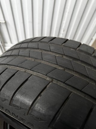 Pareja Neumáticos Bridgestone 225/40 R18 92Y