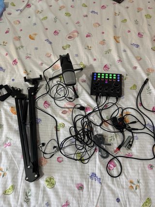 Tarjeta de Sonido para Live y Accesorios