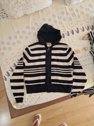 Chaqueta Adidas Roja con Rayas Negra