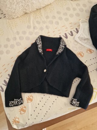 Chaqueta Adidas Roja con Rayas Negra