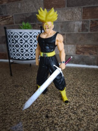 Figura Trunks Black Tank Sword