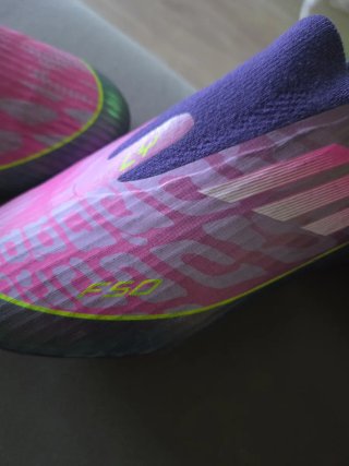 Botas de fútbol talla 31 F50